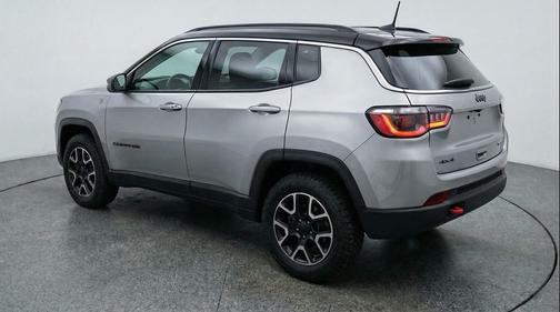 Silver Zynith Metallic Clearcoat 2025 Jeep Compass Trailhawk