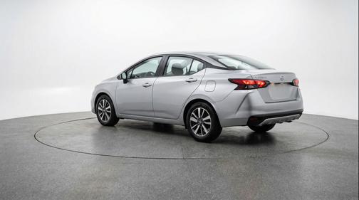 Brilliant Silver Metallic 2025 Nissan Versa 1.6 SV