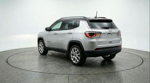 Silver Zynith Metallic Clearcoat 2025 Jeep Compass Limited