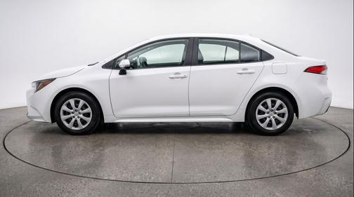 Ice Cap 2025 Toyota Corolla LE