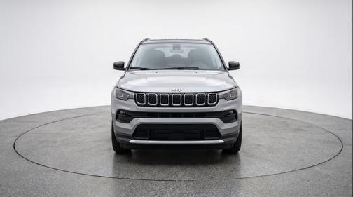 Silver Zynith Metallic Clearcoat 2025 Jeep Compass Limited