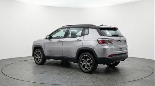 Silver Zynith Metallic Clearcoat 2025 Jeep Compass Limited