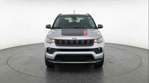Silver Zynith Metallic Clearcoat 2025 Jeep Compass Trailhawk