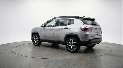 Silver Zynith Metallic Clearcoat 2025 Jeep Compass Limited