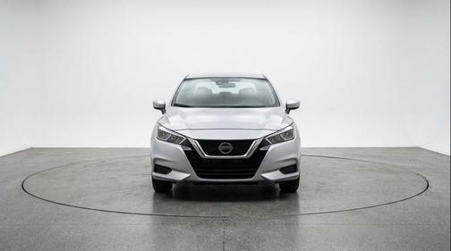 Brilliant Silver Metallic 2025 Nissan Versa 1.6 SV