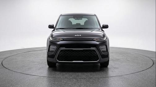 Fusion Black 2025 Kia Soul LX