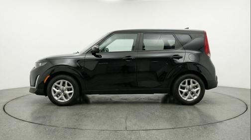 Fusion Black 2025 Kia Soul LX