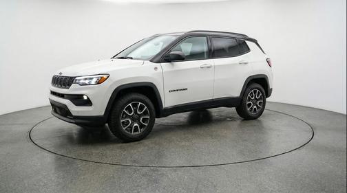 Bright White Clearcoat 2025 Jeep Compass Trailhawk