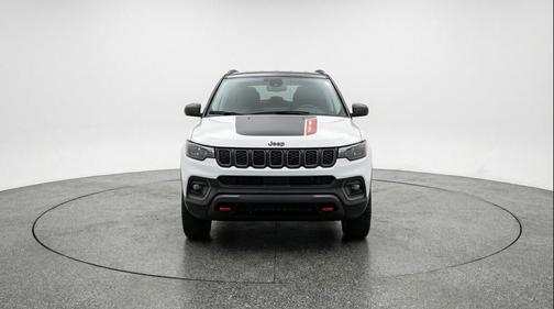 Bright White Clearcoat 2025 Jeep Compass Trailhawk
