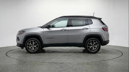 Silver Zynith Metallic Clearcoat 2025 Jeep Compass Limited
