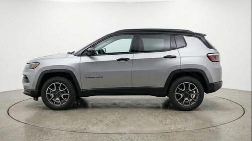 Silver Zynith Metallic Clearcoat 2025 Jeep Compass Trailhawk