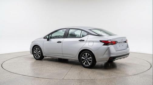 Brilliant Silver Metallic 2025 Nissan Versa 1.6 SV