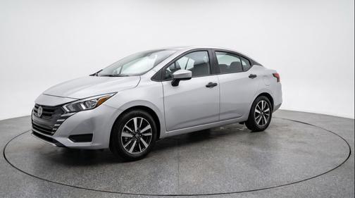Brilliant Silver Metallic 2025 Nissan Versa 1.6 SV
