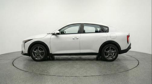 Snow White Pearl 2025 Kia K4 LXS