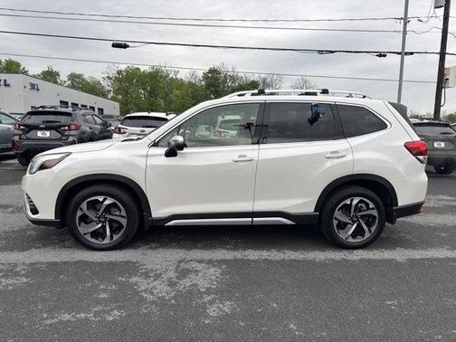 Crystal White Pearl 2024 Subaru Forester Touring