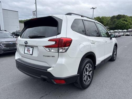 Crystal White Pearl 2020 Subaru Forester Premium