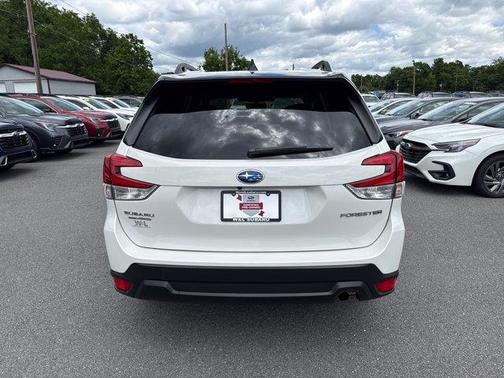 Crystal White Pearl 2024 Subaru Forester Premium