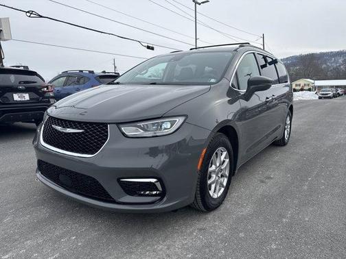 2022 Chrysler Pacifica Touring-L