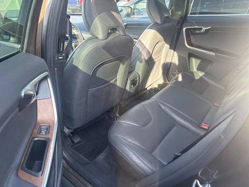 2015 Volvo XC60 T6 Platinum