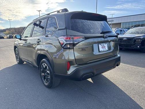 Autumn Green Metallic 2025 Subaru Forester Premium
