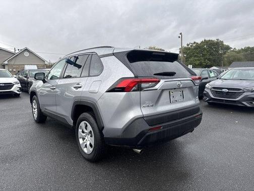 2020 Toyota RAV4 LE