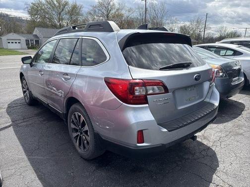 Ice Silver Metallic 2016 Subaru Outback 2.5i Limited