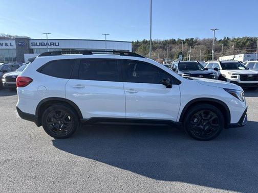 Crystal White Pearl 2023 Subaru Ascent Onyx Edition Limited