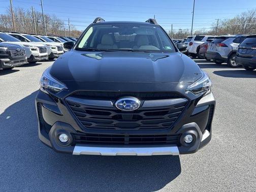 Crystal Black Silica 2025 Subaru Outback Limited