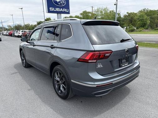 Platinum Gray Metallic 2023 Volkswagen Tiguan 2.0T SE