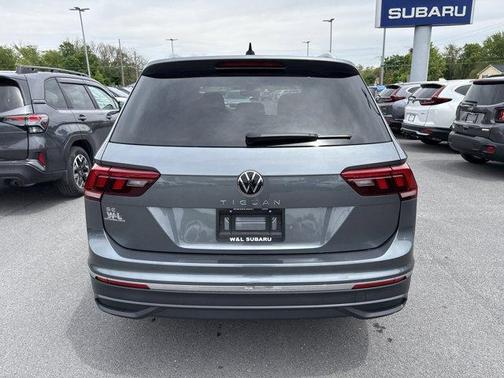 Platinum Gray Metallic 2023 Volkswagen Tiguan 2.0T SE