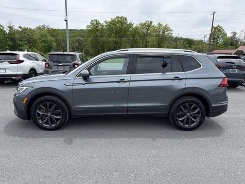 Platinum Gray Metallic 2023 Volkswagen Tiguan 2.0T SE
