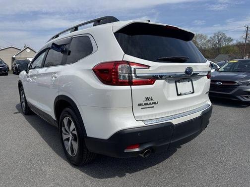 Crystal White Pearl 2023 Subaru Ascent Premium 7-Passenger