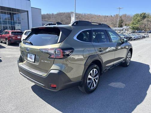 Autumn Green Metallic 2023 Subaru Outback Premium