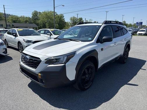 Crystal White Pearl 2023 Subaru Outback Wilderness