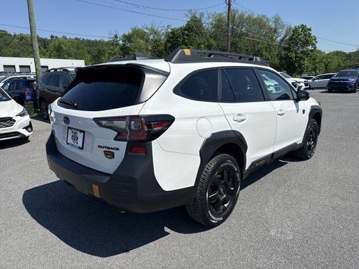 Crystal White Pearl 2023 Subaru Outback Wilderness