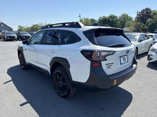 Crystal White Pearl 2023 Subaru Outback Wilderness