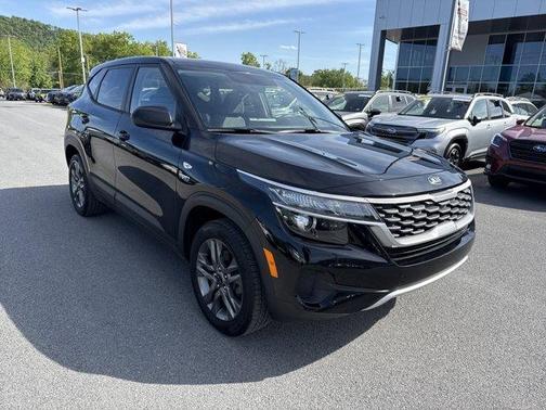 Cherry Black 2021 Kia Seltos LX