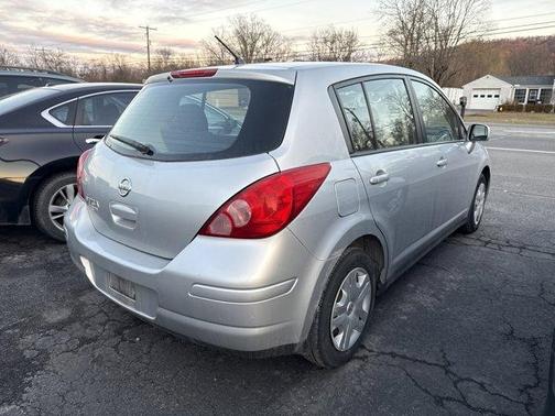 2011 Nissan Versa 1.8 S