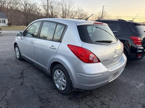 2011 Nissan Versa 1.8 S
