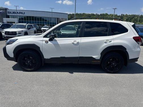 Crystal White Pearl 2022 Subaru Forester Wilderness