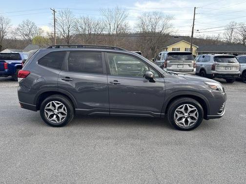 Magnetite Gray Metallic 2024 Subaru Forester Premium