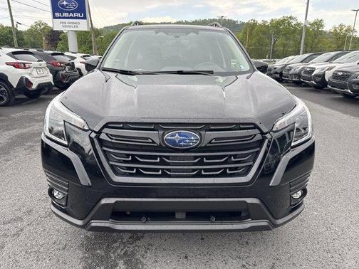 Crystal Black Silica 2024 Subaru Forester Premium