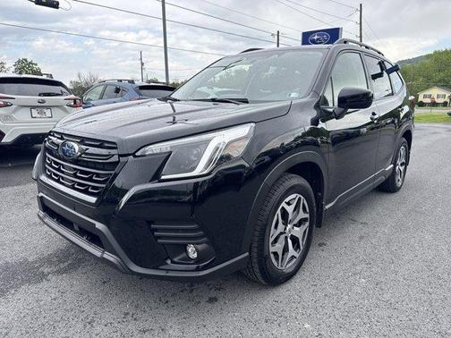 Crystal Black Silica 2024 Subaru Forester Premium