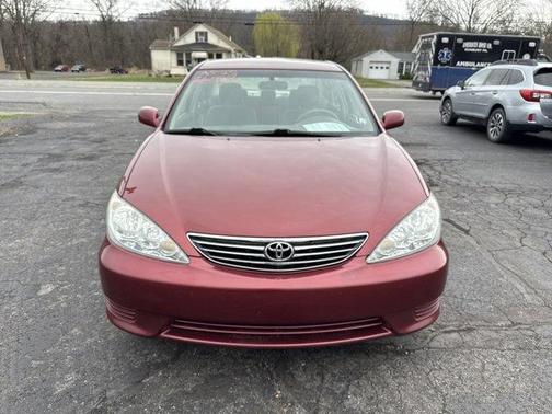 Red 2005 Toyota Camry LE