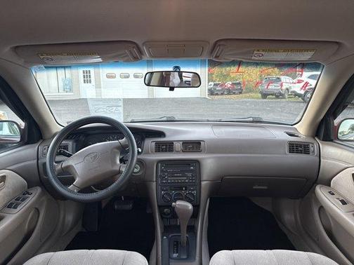 1999 Toyota Camry LE