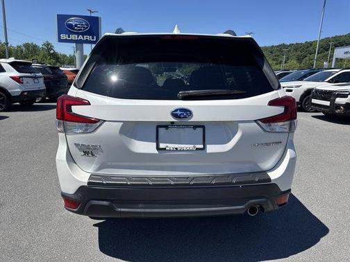 Crystal White Pearl 2020 Subaru Forester Limited