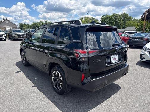 Crystal Black Silica 2025 Subaru Forester Premium