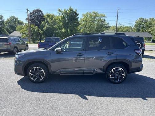 Magnetite Gray Metallic 2025 Subaru Forester Limited