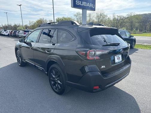 Crystal Black Silica 2024 Subaru Outback Onyx Edition XT