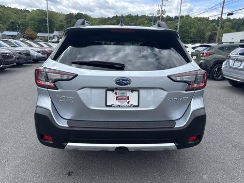 Ice Silver Metallic 2025 Subaru Outback Limited